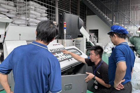 越南包裝生產商使用 POLYSTAR 塑料回收機回收工廠廢料